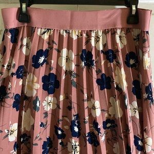 Only worn a couple times.